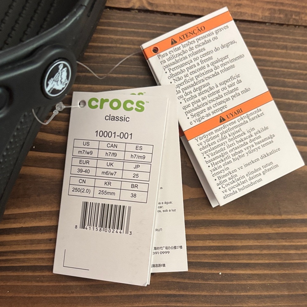 CROCS Classic Clog in Black - Picture 2 of 3